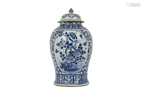 A CHINESE BLUE AND WHITE BALUSTER VASE AND COVER.