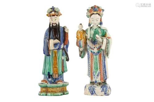 A PAIR OF CHINESE GLAZED FIGURES.