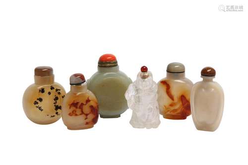 A COLLECTION OF CHINESE SNUFF BOTTLES.