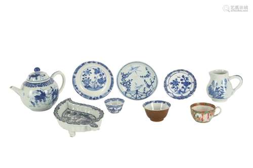 A GROUP OF MAINLY CHINESE BLUE AND WHITE TEAWARE.