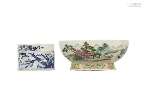 A CHINESE BLUE AND WHITE CIRCULAR BOX AND COVER AND A FAMILL...