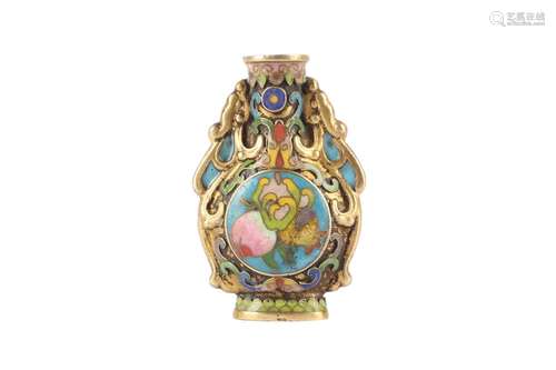 A CHINESE CLOISONNÉ ENAMEL SNUFF BOTTLE.