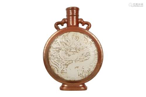 A CHINESE 'DRAGON' MOON FLASK.