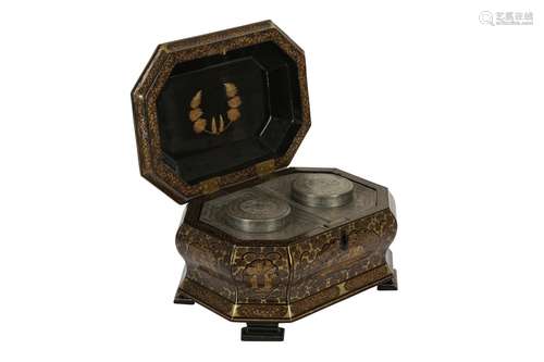 A CHINESE GILT-DECORATED BLACK LACQUER TEA CADDY.