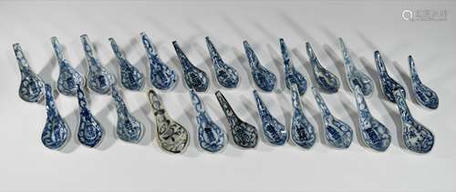 24 Chinese Blue and White Spoons, Qing