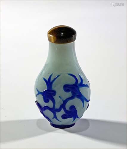 Blue and White Peking glass Snuff Bottle, Lingzi
