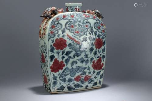 A Chinese Duo-handled Detailed Phoenix-decorating