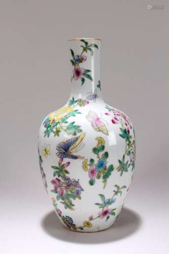 A Chinese Nature-sceen Butterfly-fortune Porcelain Vase