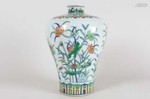 A Chinese Nature-sceen Fortune Porcelain Vase