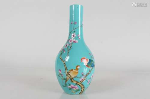 A Chinese Nature-sceen Blue-coding Porcelain Vase