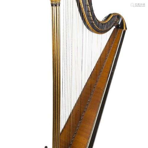 Harpe en bois noirci, bois doré et argenté à décor de lyre e...