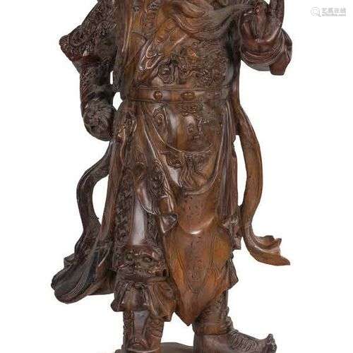 Importante statue en bois, représentant Guandi se tenant la ...