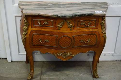 MARQUETTERIE COMMODE