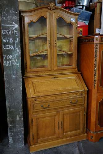 SECRETAIRE MET OPSTAND