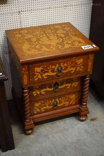 MARQUETTERIE COMMODE