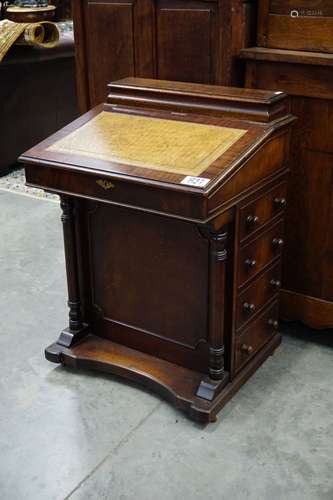 ENGELSE DAVENPORT SECRETAIRE