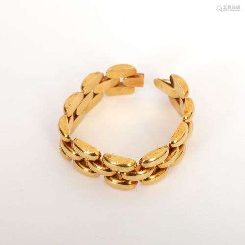 BRACELET EN OR 18K à trois rangs de mailles haricot L : 20 c...