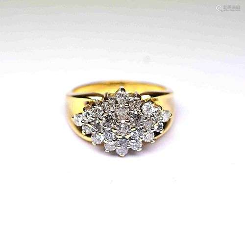 Bague bicolore sertie en losange de Diamants taille brillant...