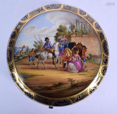 A 19TH CENTURY DRESDEN BLUE GLAZED PORCELAIN BOX