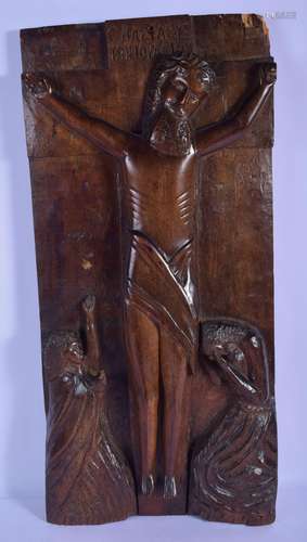 A LARGE 18TH CENTURY EUROPEAN CARVED WOOD RELIGIO…