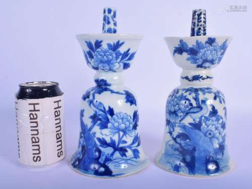 A PAIR OF 19TH CENTURY CHINESE BLUE AND WHITE PRICKET