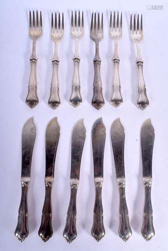 ASSORTED NORWEGIAN SILVER HANDLED CUTLERY. 568 grams