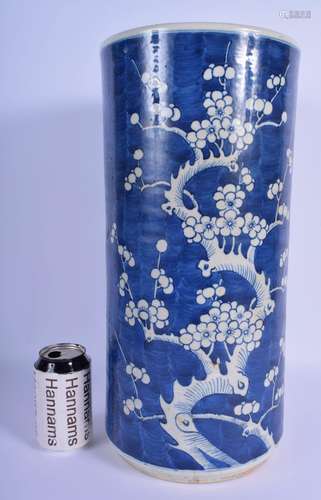 A LARGE 19TH CENTURY CHINESE BLUE AND WHITE PORCEL…