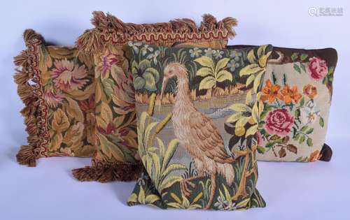 FOUR VINTAGE COUNTRY HOUSE PILLOWS. 40 cm x 34 cm. (4)