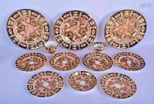 A GROUP OF 19TH CENTURY DAVENPORT IMARI PORCELAIN WARES