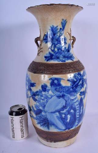 A LARGE 19TH CENTURY CHINESE CRACKLE GLAZED BLUE AND