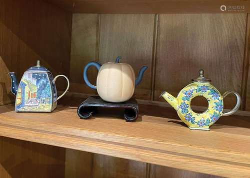 COLLECTION OF 9 CHINESE TEAPOTS