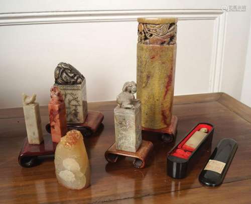 COLLECTION OF 7 STONE SEALS