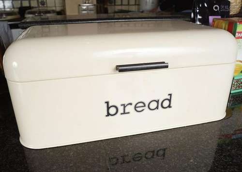 METAL BREAD BIN