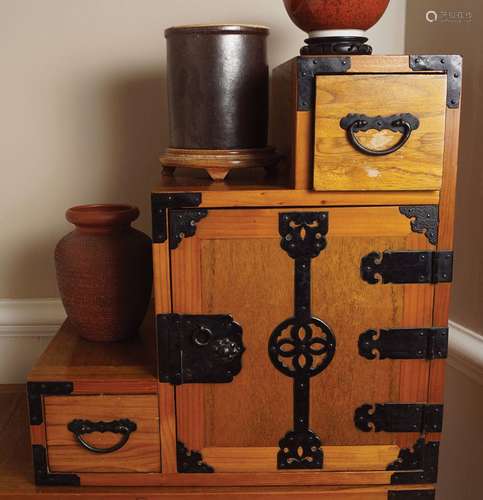 CHINESE HARDWOOD METAL BOUND LIBRARY STEPS