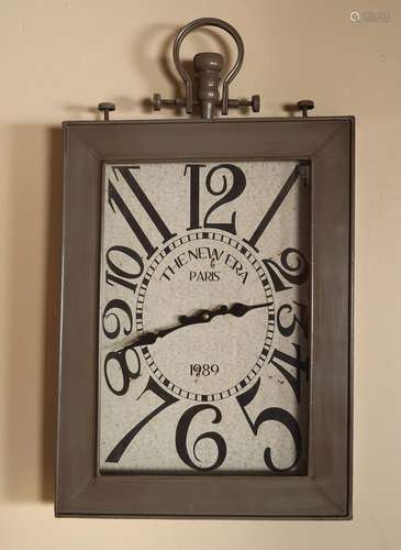 VINTAGE BATTERY WALL CLOCK