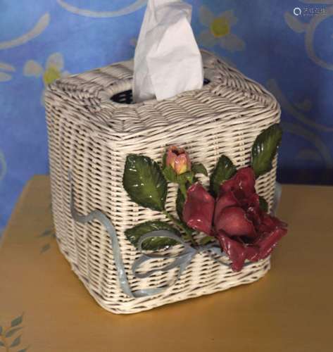 BASKET TISSUE HOLDER