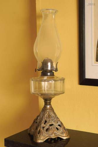 VICTORIAN OIL LAMP