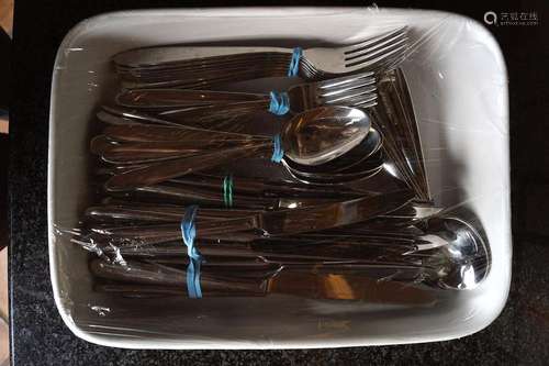 LOT OF CUTLERY