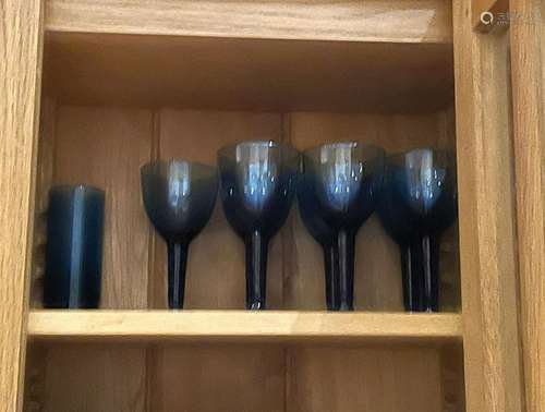 7 COLOURED WINE GLASSES