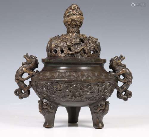 China, bronzen wierookbrander en deksel, 19e eeuw,