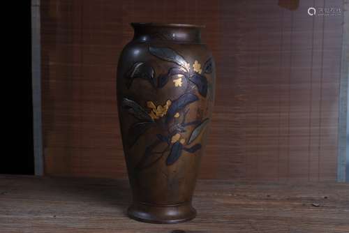 明治时期高肉浮雕镶嵌大铜瓶