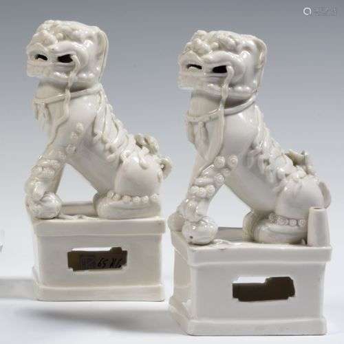 Chine Paire de chiens de Fô formant porte-baguette en porcel...