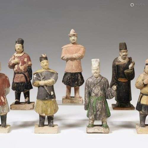 Ensemble de sept statuettes en terre cuite émaillée, représe...