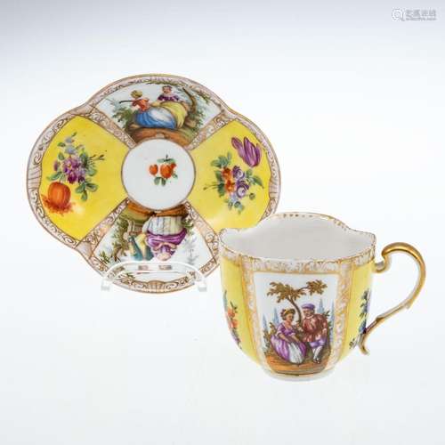 2tlg. passige Tasse Galante Paare und Blumenbukett. Joseph S...