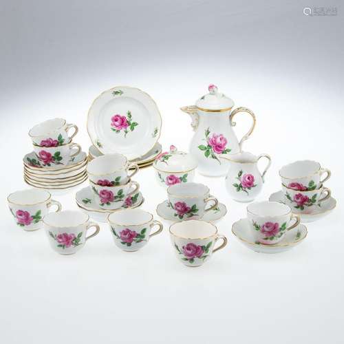 31tlg. Mokkaservice. Rote Rose. Meissen 1951-1980.