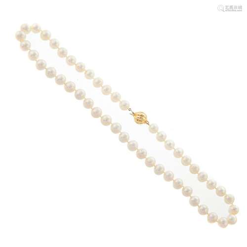 A 10 mm Fresh Water Pearl Necklace