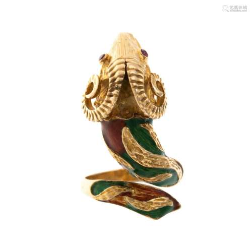 An Enamel Ram's Head Ring in 18K Yellow Gold