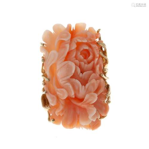 A Vintage Carved Coral Flower Ring in 14K