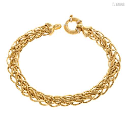 An 18K Yellow Gold Fancy Link Bracelet