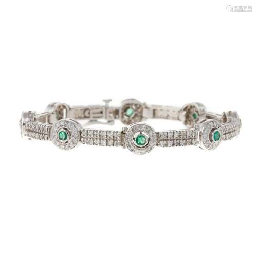 A 2.50 ctw Diamond & Emerald Bracelet in 14K